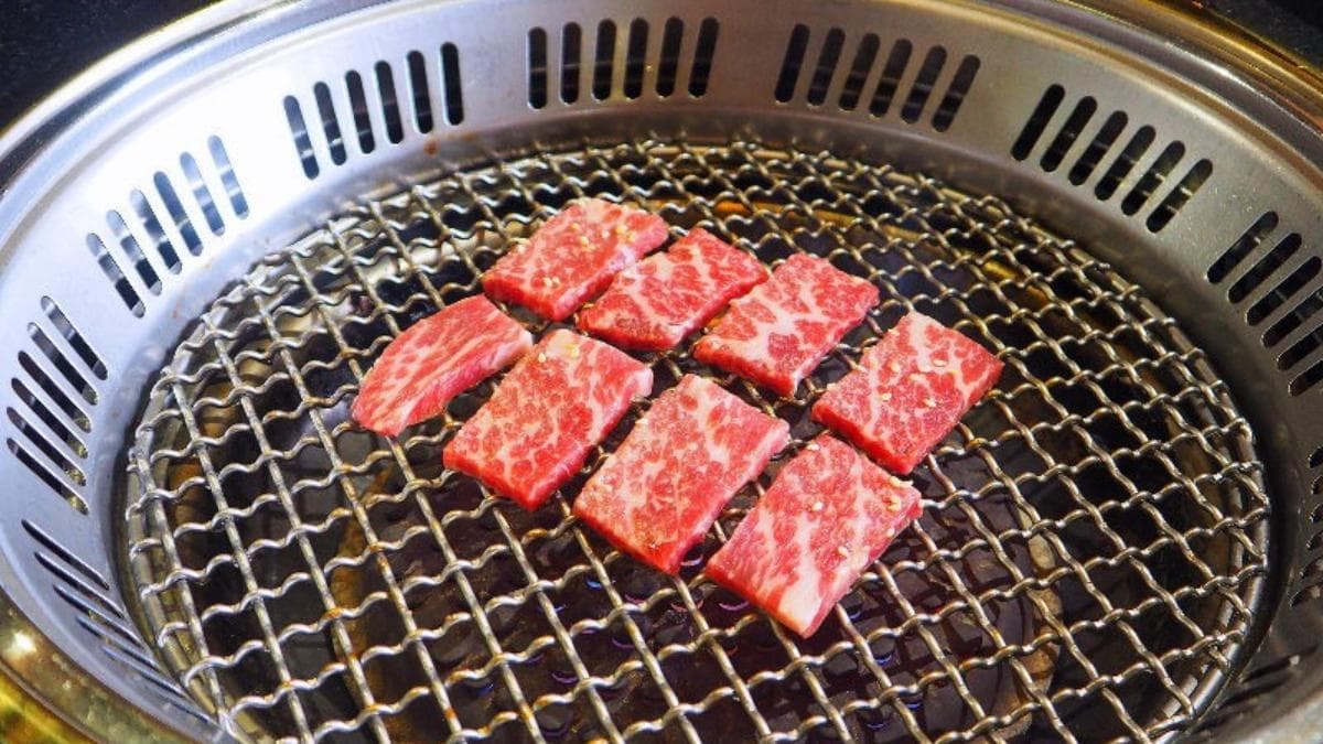 安格斯牛小排建議烤５分熟即可。（圖片來源：霸子。食樂拼圖）