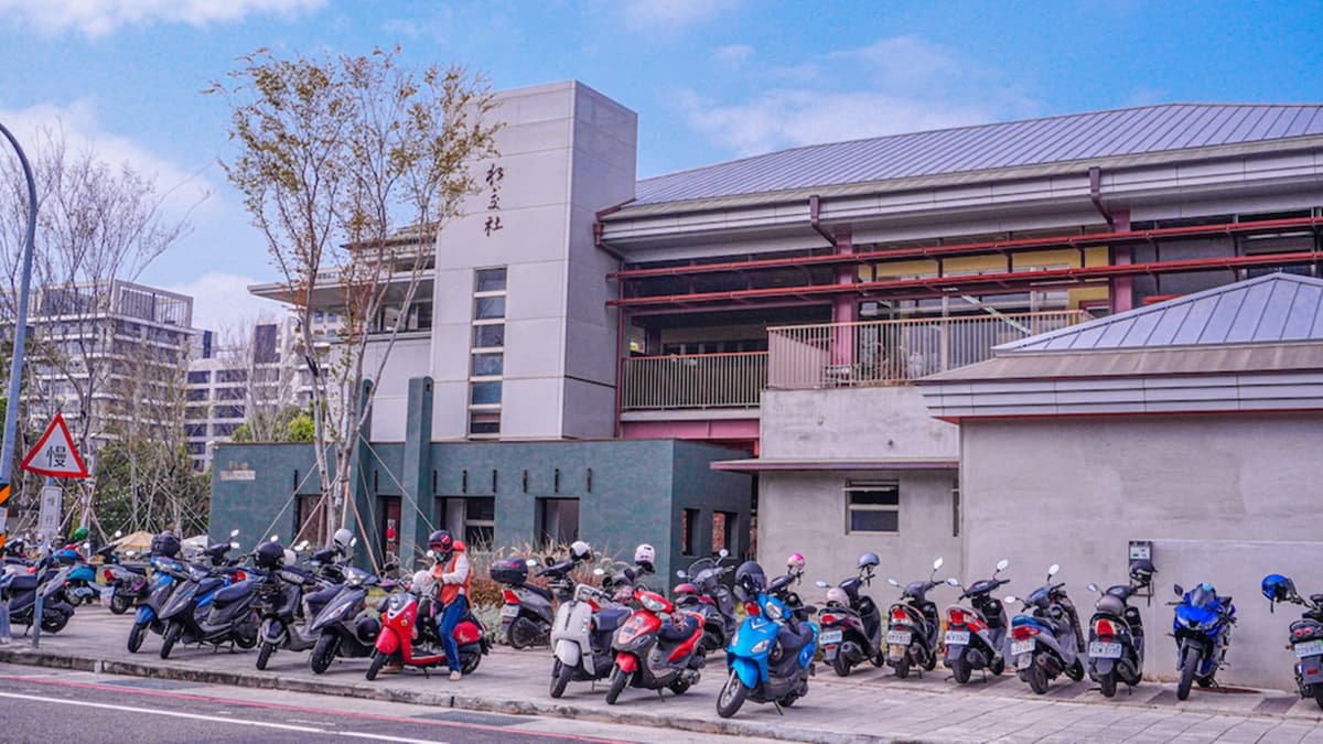 「水交社文化園區」位在台南南區的南門路上。（圖片來源：艾薇覓食趣）
