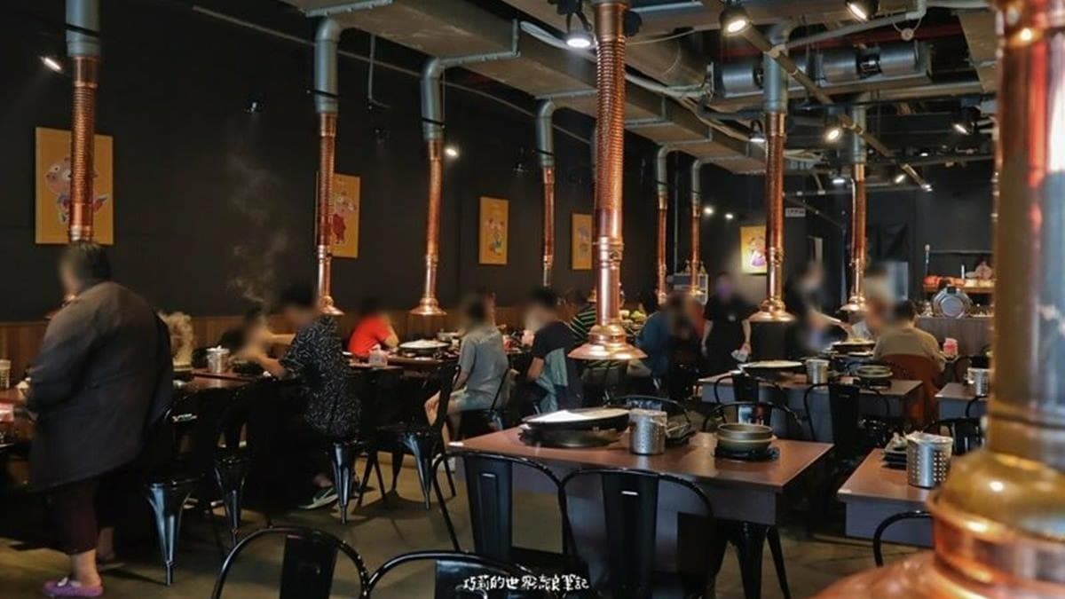 即使是平日中午用餐也是客滿狀態，生意非常好。（圖片來源：巧莉的世界流浪筆記）
