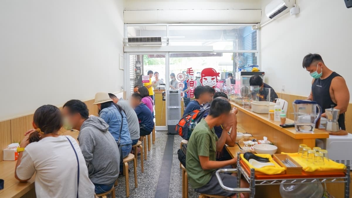 店家每到用餐時間生意都超好。（圖片來源：美食好芃友）