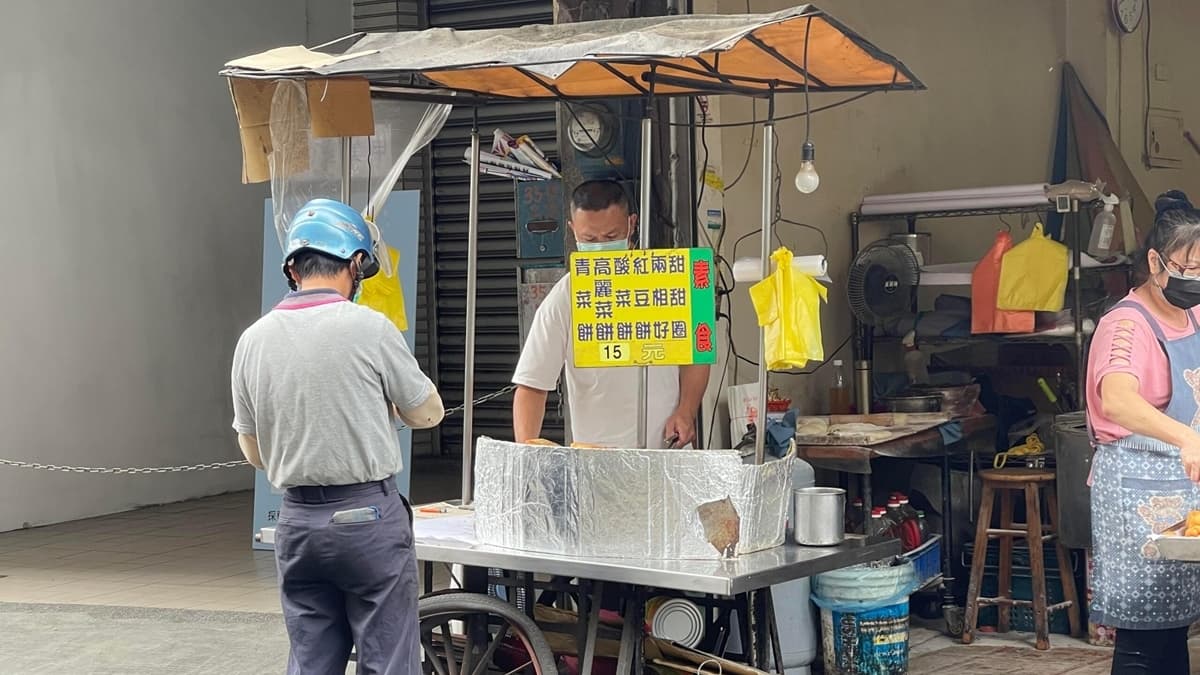 宜蘭「無名餅店」就位在羅東成功國小附近的文化街上。（圖片來源：陳小可的吃喝玩樂）