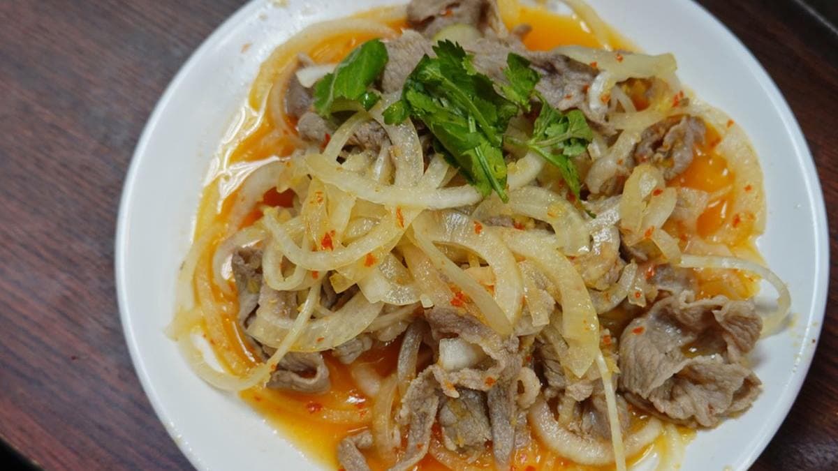 獨特的泰式涼拌羊肉「羊太泰」也很推薦。（圖片來源：SHINYBAN‘s Life / 甩尼班）