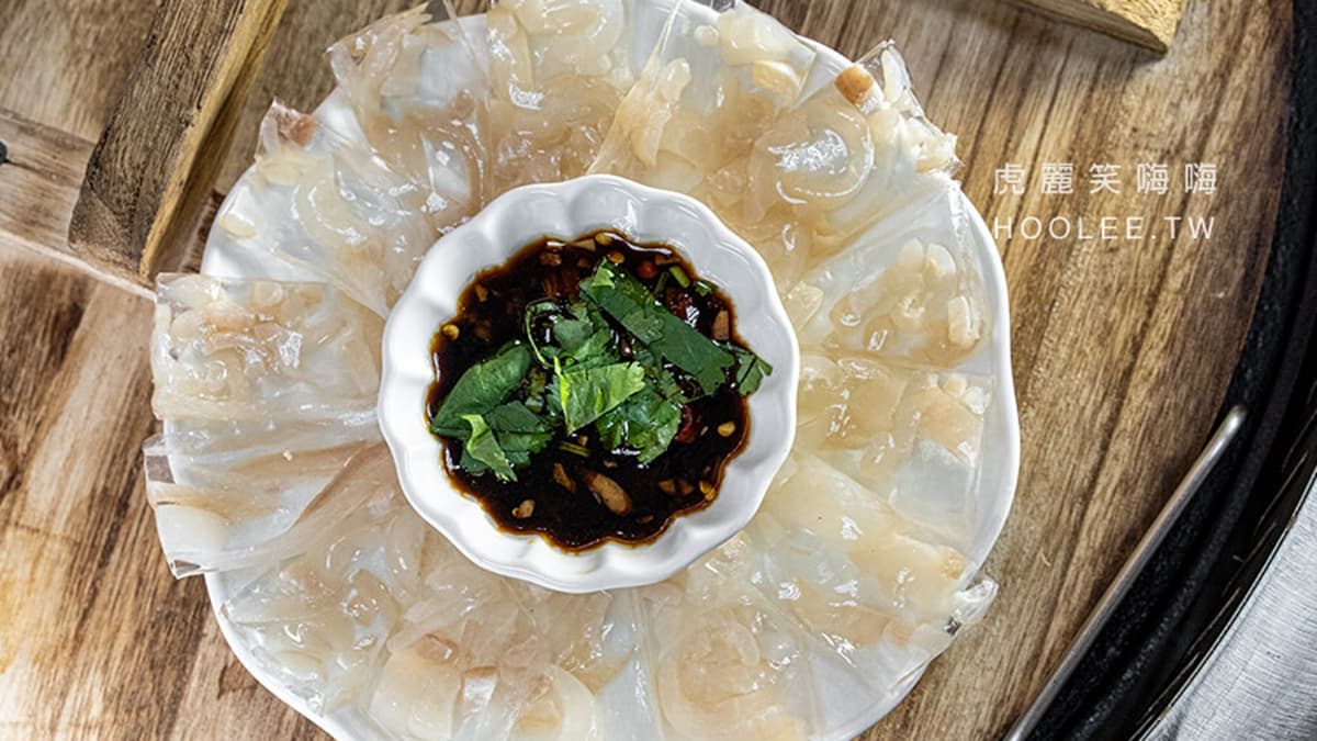 「手工豬皮凍」有滿滿膠質，口感滑嫩軟Q。（圖片來源：虎麗笑嗨嗨）