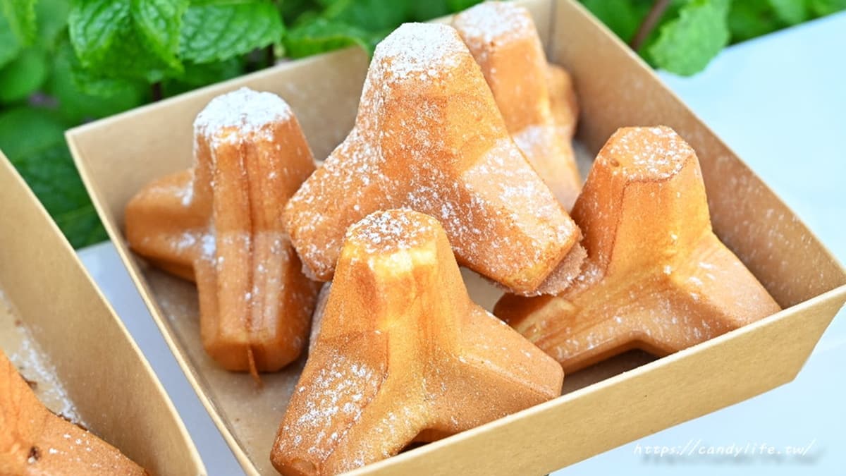鶏卵燒目前只有賣原味、卡士達、可可、黑糖麻糬４種口味。（圖片來源：糖糖’s 享食生活）