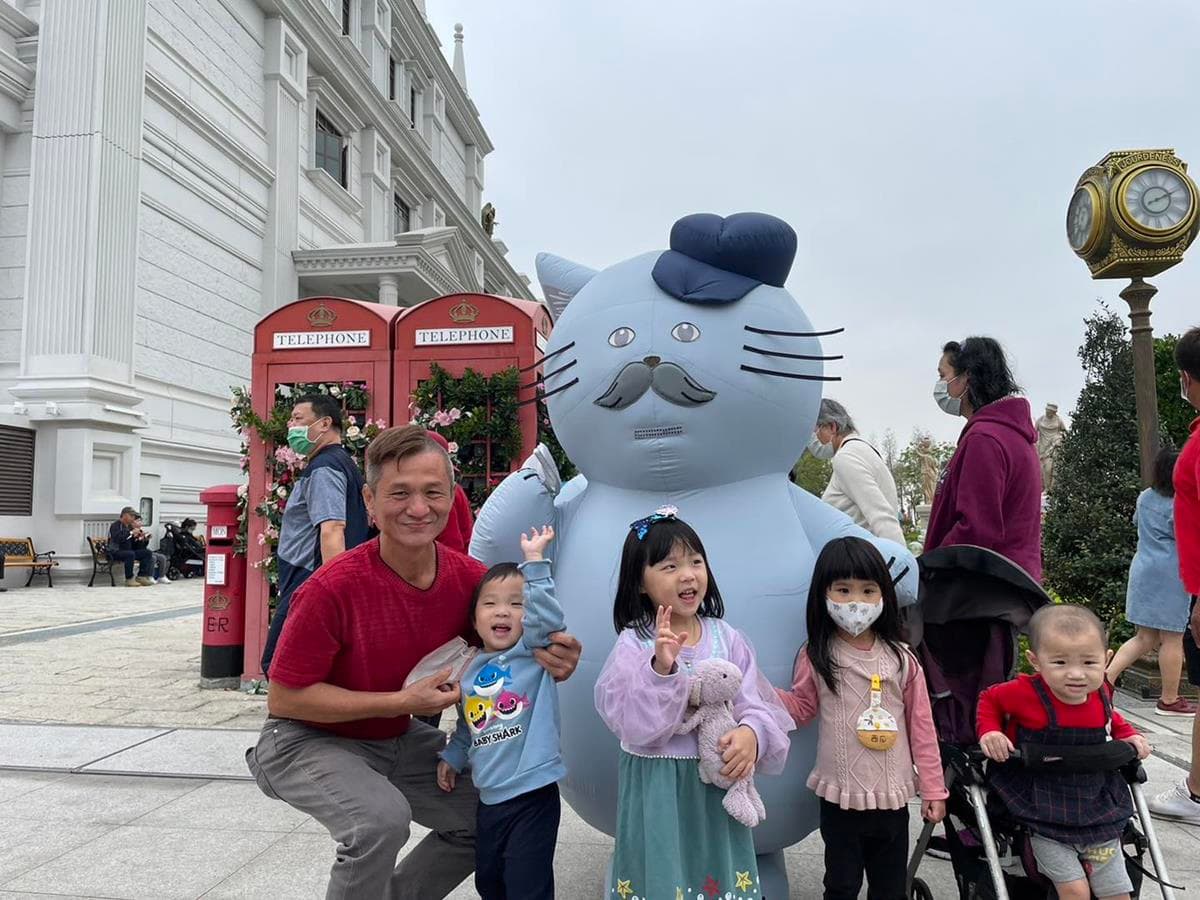 「全台最大歐風城堡」下雪了！拍爆耶誕燈海、逛星光市集，12歲以下免費入園