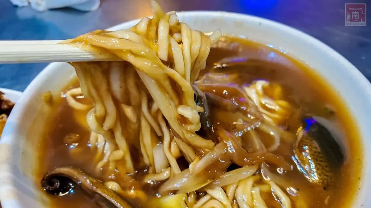 羹類爆炒過洋蔥和蒜頭，加了純米醋，帶點香酸口感。（圖片來源：南人幫-Life in Tainan）