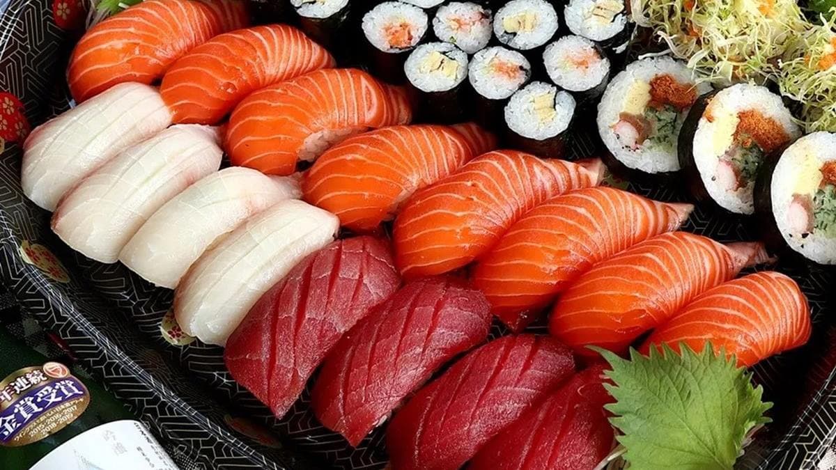握壽司上頭生食級的頂級生魚片，師傅通通直接厚切，完全沒在手軟。（圖片來源：瑪莉食報）