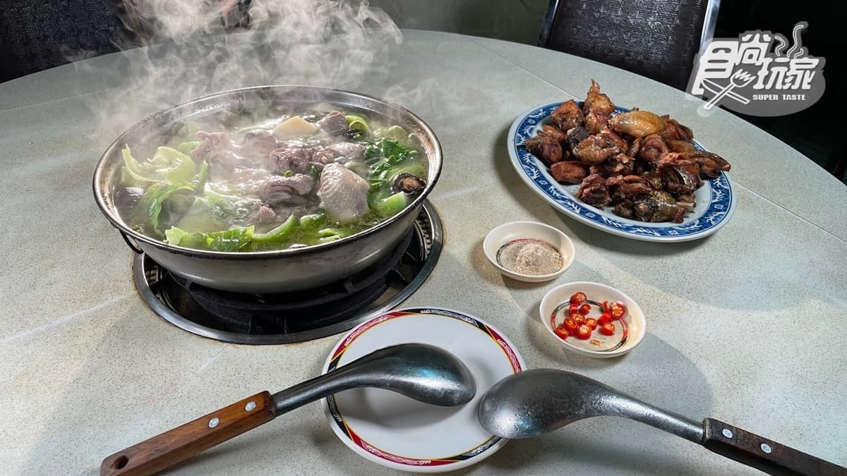 刈菜雞加入鹹冬瓜，讓湯頭喝起來鹹甜超唰嘴。