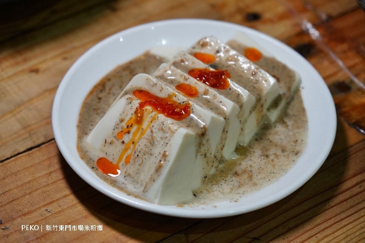 新竹最強芋頭米粉湯！香Ｑ芋頭尬海鮮塞滿整碗，「好評破千攤車」隱身市場