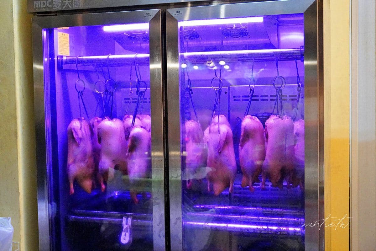 １人也能爽嗑烤鴨！台中「烤鴨片飯」80元鋪滿滿６片，4.6星烤鴨三吃CP值爆表