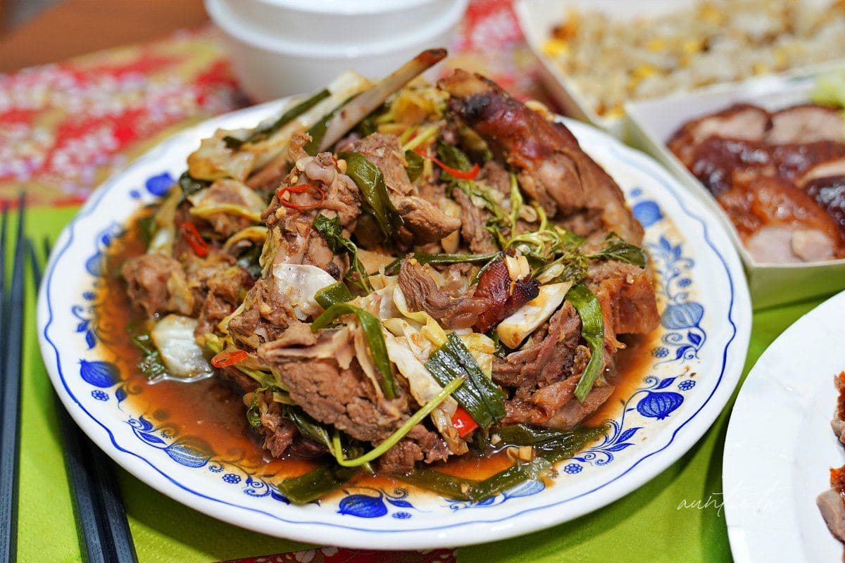 １人也能爽嗑烤鴨！台中「烤鴨片飯」80元鋪滿滿６片，4.6星烤鴨三吃CP值爆表