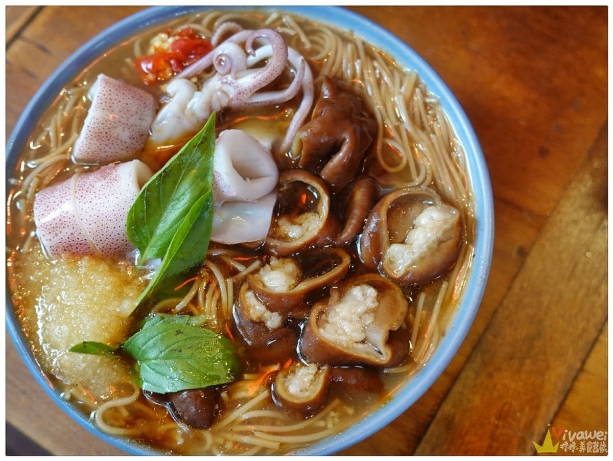 林口不是美食沙漠!饕客帶路吃6家:比臉大雞排飯、近5000則好評、免費加麵線 林口不是美食沙漠!饕客帶路吃6家:比臉大雞排飯、近5000則好評、免費加麵線