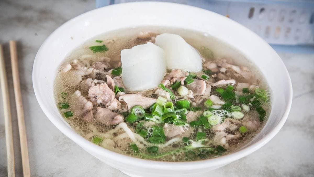羊肉拉麵使用的是羊肉片，湯頭跟麵條還是很無敵。（圖片來源：大手牽小手玩樂趣）