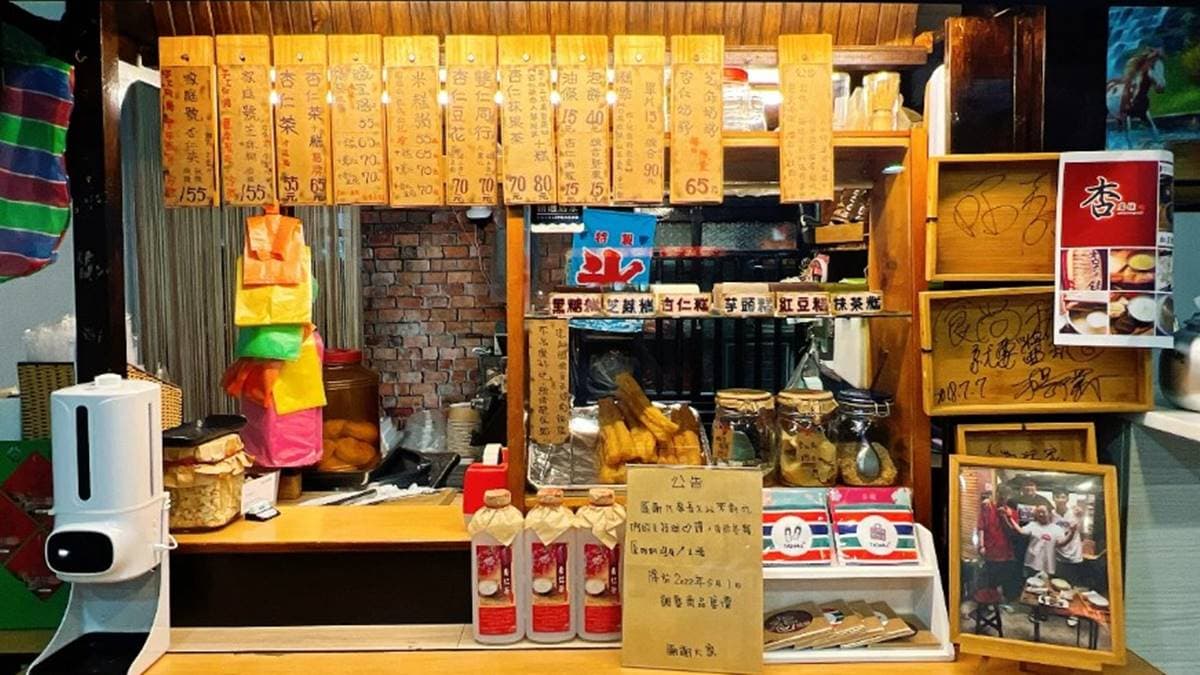 店家內有復古感的木造攤車。（圖片來源：my love family）