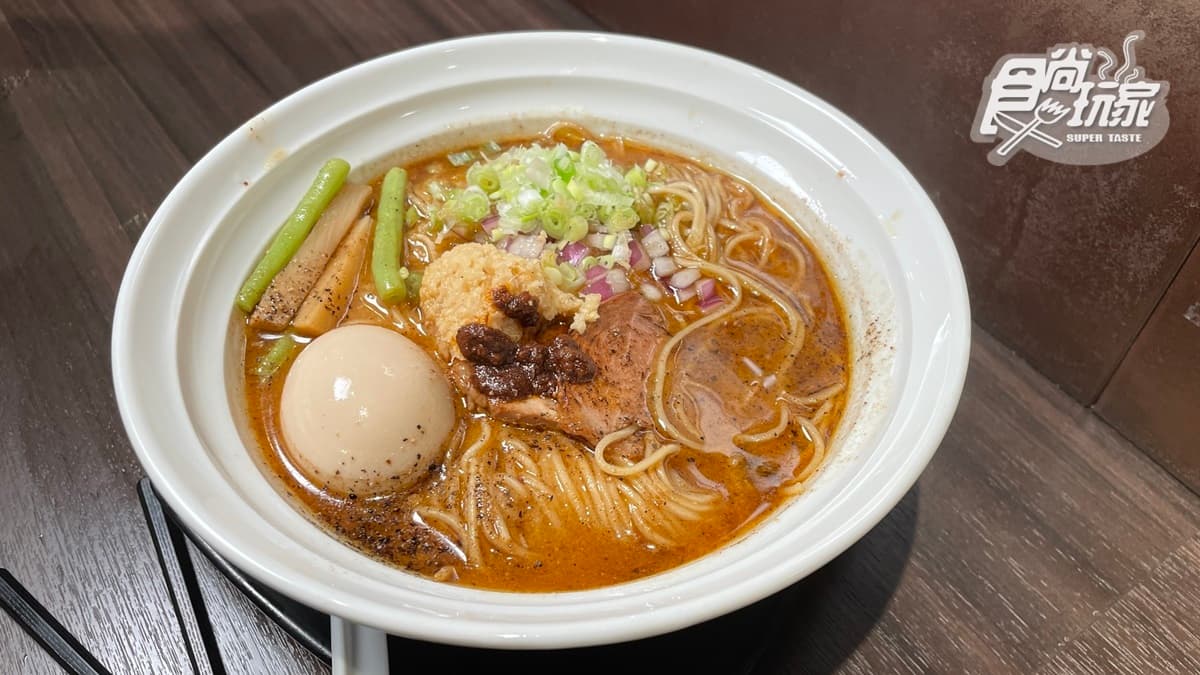 「辛味噌拉麵」湯頭濃郁，讓人忍不住一口接著一口。