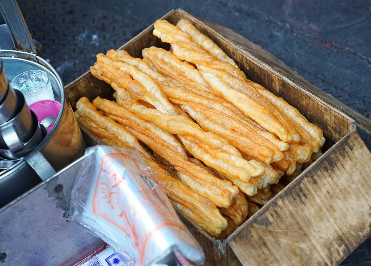 路邊直接開煮!80年「炭燒杏仁茶」激推必加蛋黃,嘉義最接地氣台味早餐 路邊直接開煮!80年「炭燒杏仁茶」激推必加蛋黃,嘉義最接地氣台味早餐