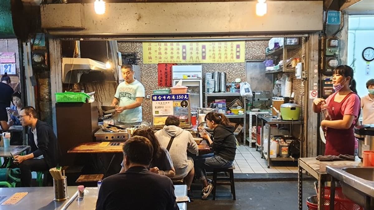 「鬍鬚忠牛肉湯」位在台南民族路三段上。（圖片來源：艾妮可美味人生）