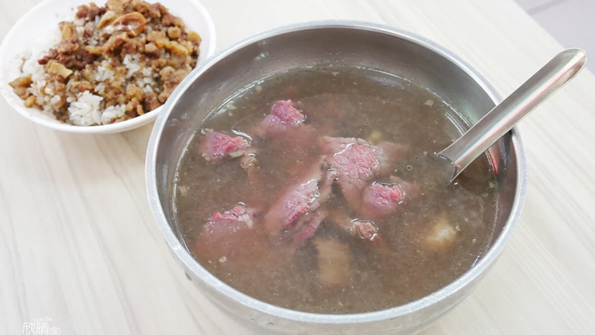牛肉湯是選用台南善化新鮮的溫體牛。（圖片來源：欣晴。美食旅遊生活分享）