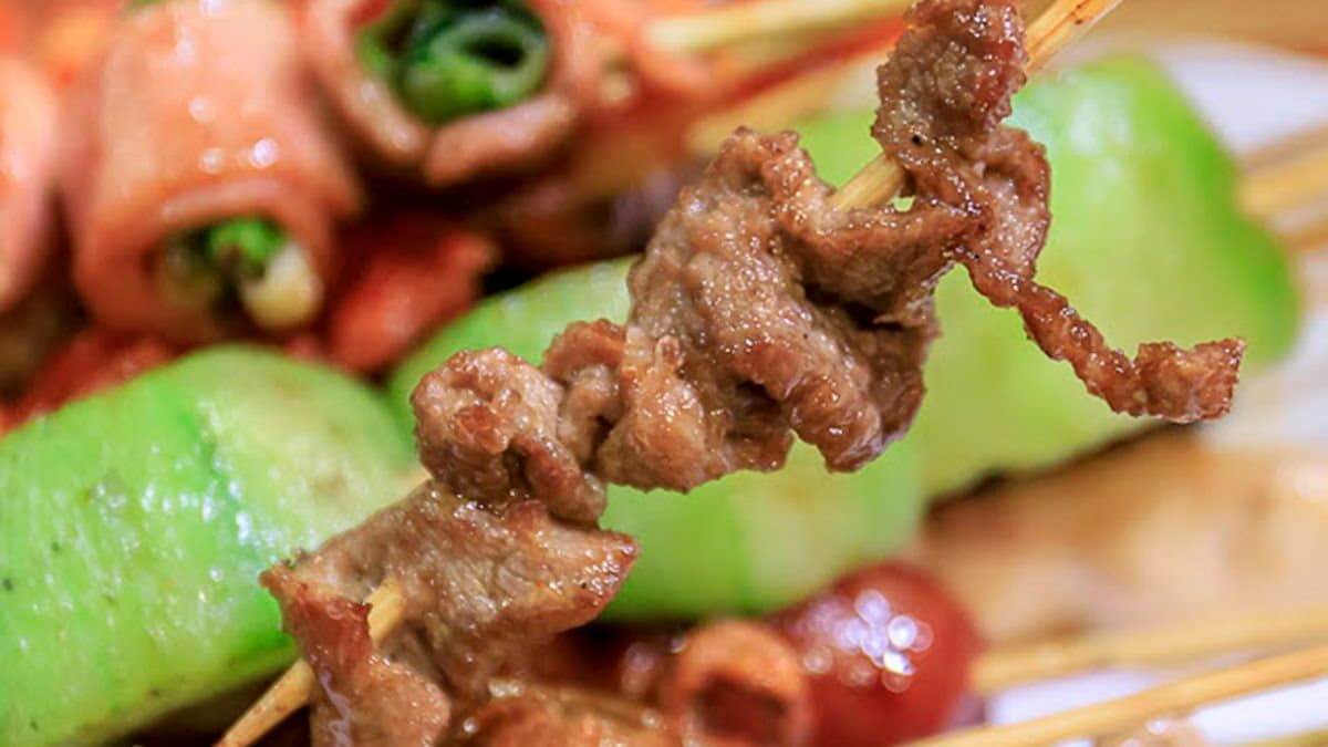 羊肉串口感吃起來軟嫩多汁。（圖片提供：柚香魚子醬的蹦蹦跳跳）
