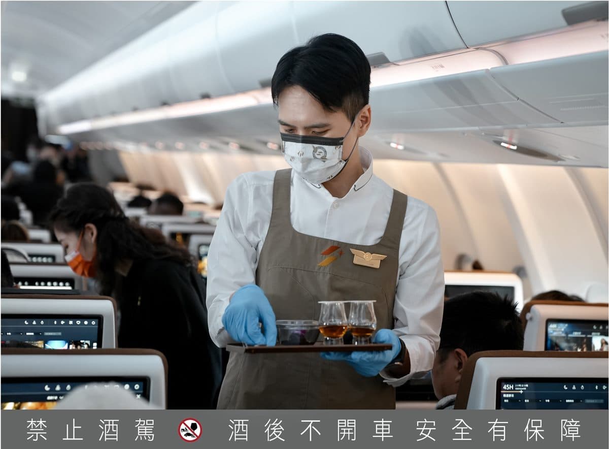必拍玫瑰金、BMW設計！星宇航空５大打卡重點：最多高顏值空少、夯店飛機餐