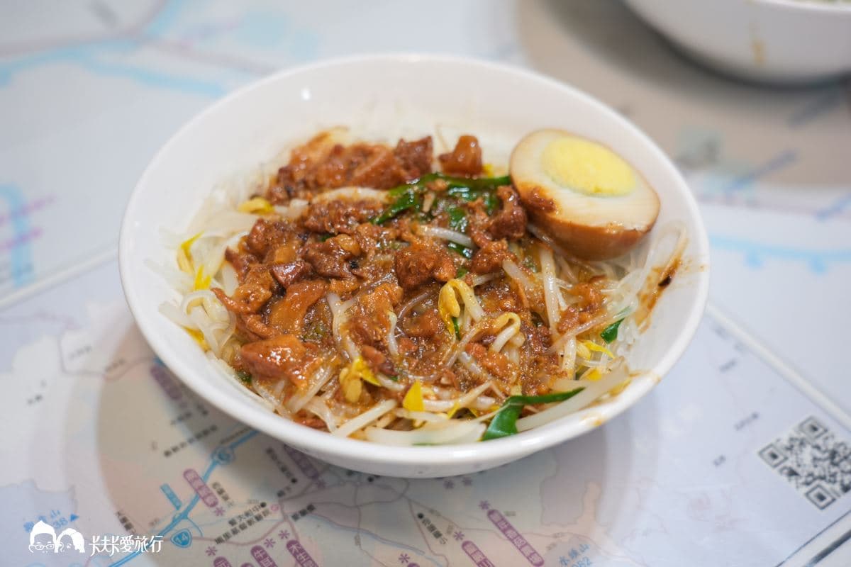 30年老店擠滿人！在地人最愛「彩虹湯圓」１碗嘗５口味，老饕激推爆餡鹹湯圓
