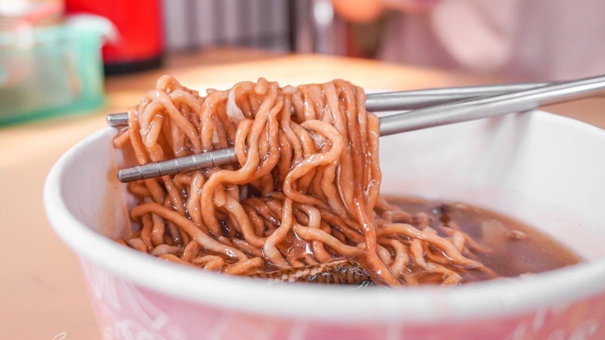 意麵不會太過軟爛，入口時酸甜酸甜的羹全吸附在麵條上。（圖片來源：艾薇覓食趣）