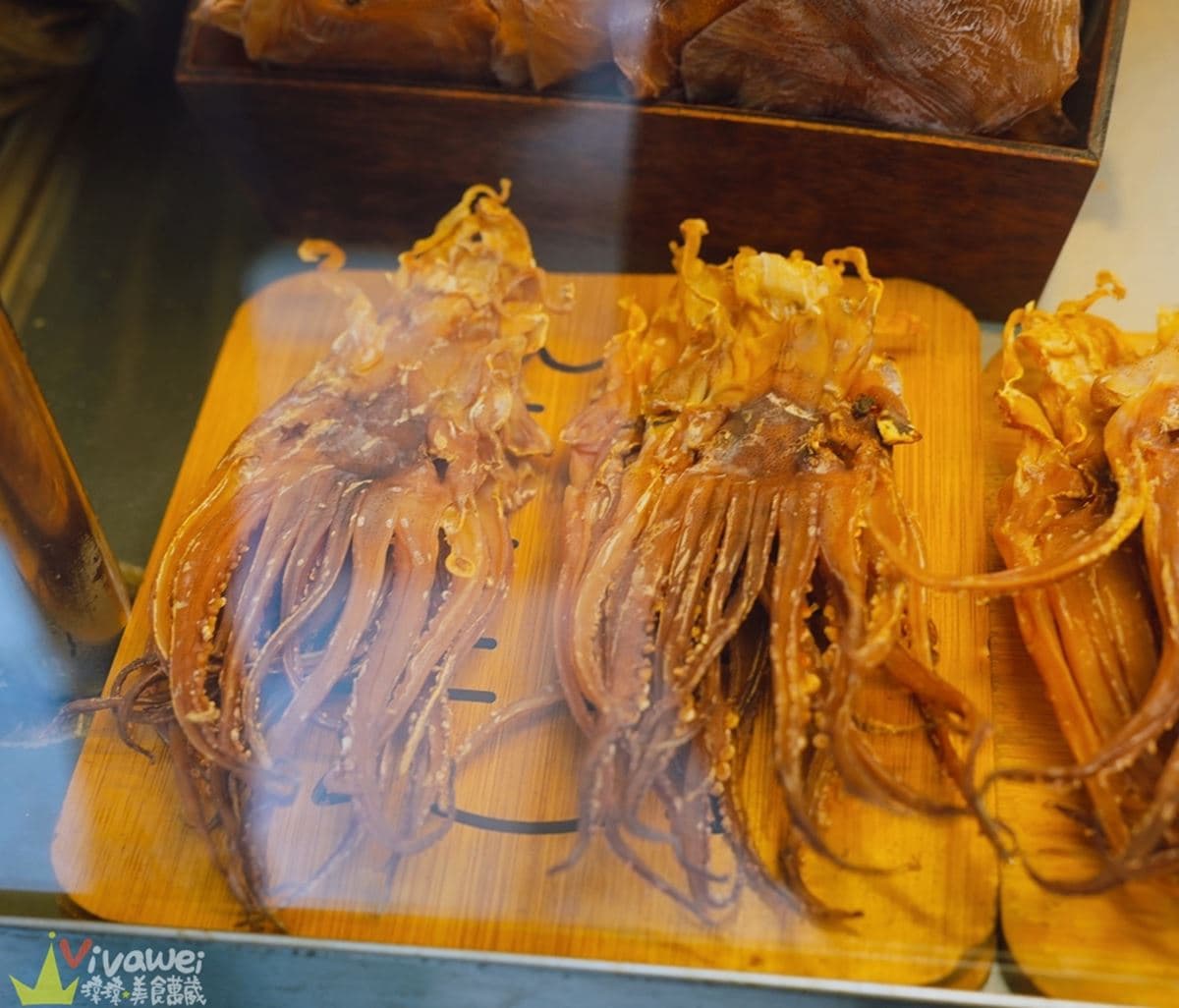 古早味「炭烤乾魷魚」吃過沒？新竹30年老攤現點現烤，祕醬口味愈嚼愈唰嘴