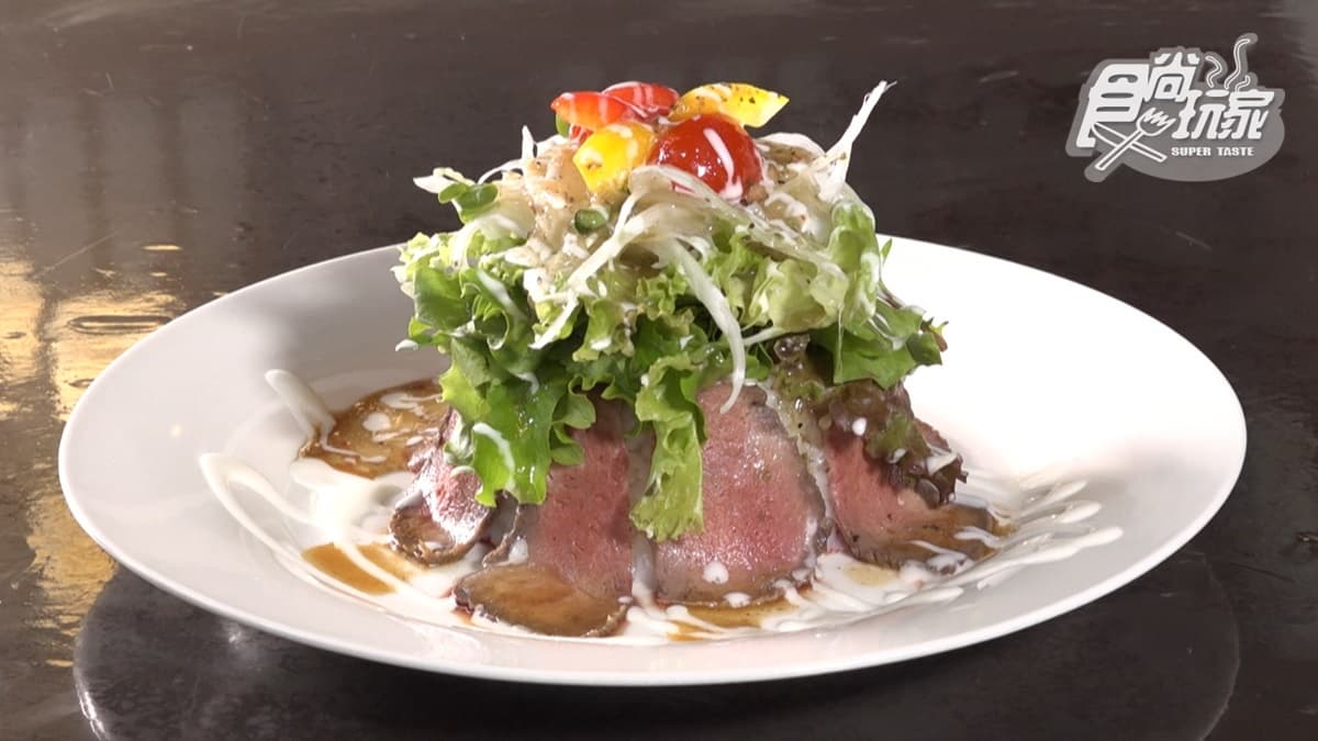 來這裡必吃招牌「西西里飯」，其實就是牛肉沙拉搭配米飯的組合，吃起來很清爽。