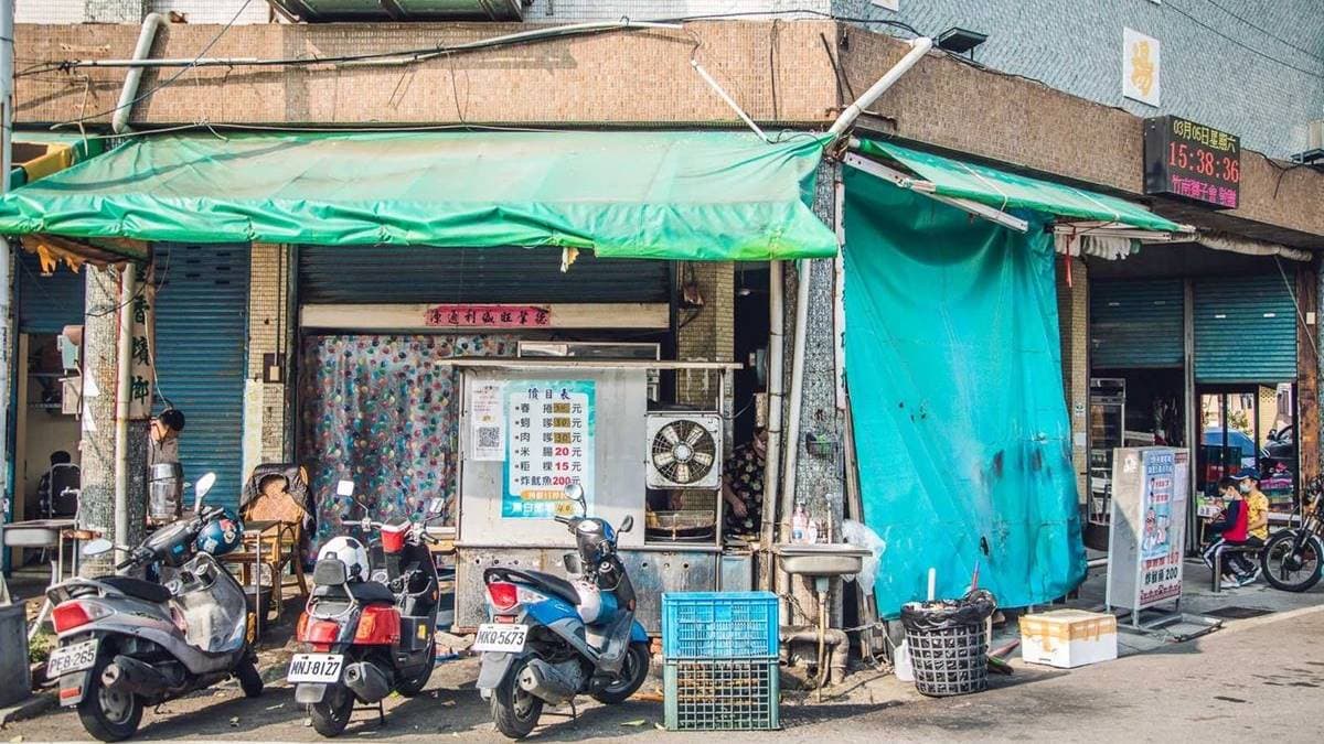 「萬里香粔粿」位在位在慈裕宮附近，店面乍看之下有點隱密。（圖片來源：大手牽小手玩樂趣）