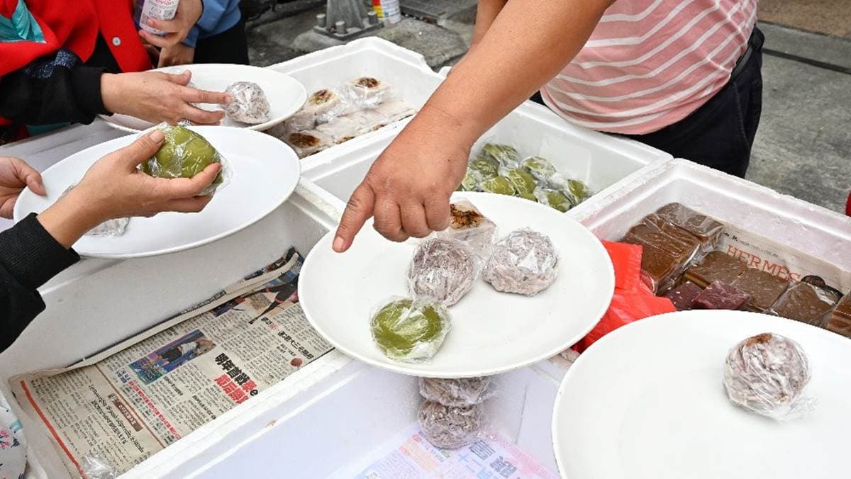店家採半自助式的點餐方式，想吃什麼自己拿。（圖片來源：糖糖‘s享食生活）