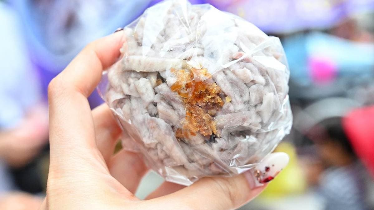 「芋香包」有分素食跟葷食，像這款上面有油蔥就是包肉的。（圖片來源：糖糖's 享食生活）