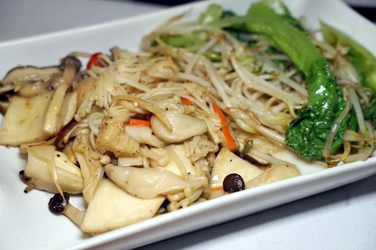 蔬菜任夾吃到飽!台北「高CP值鐵板燒」免500元爽嗑和牛,再享白飯、湯無限續 蔬菜任夾吃到飽!台北「高CP值鐵板燒」免500元爽嗑和牛,再享白飯、湯無限續