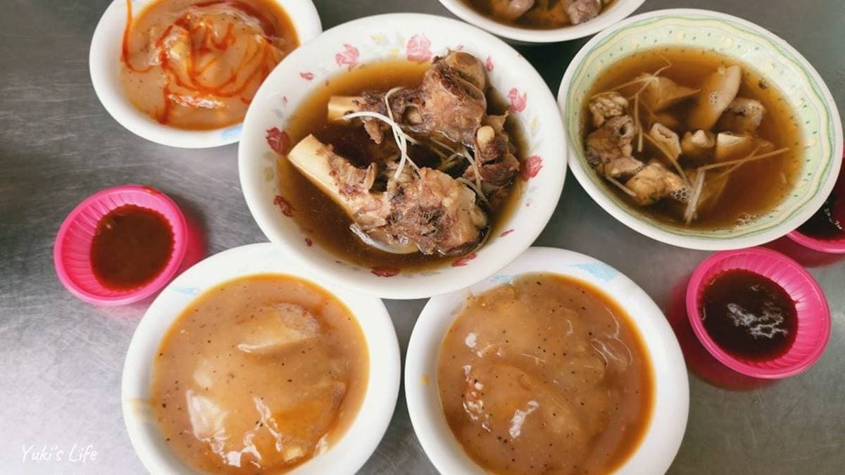 菜單很簡單，只賣羊肉類的湯品和肉圓。（圖片來源：Yuki's Life）