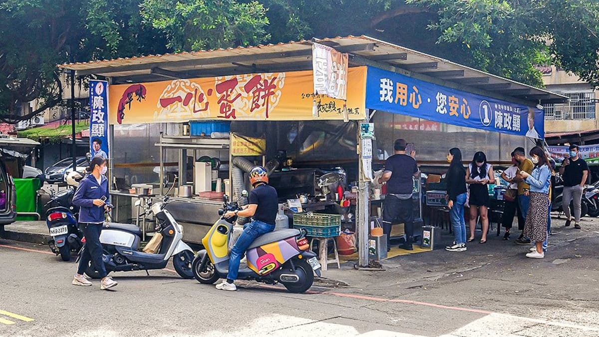 「一心蛋餅」是台中北區一中街附近高人氣的古早味蛋餅。（圖片來源：霸子。食樂拼圖）