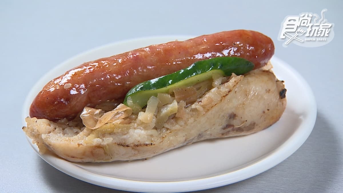 逢甲夜市必吃!朝聖最強「大腸包小腸」創始店,配料塞爆菜脯蛋+酸菜不手軟