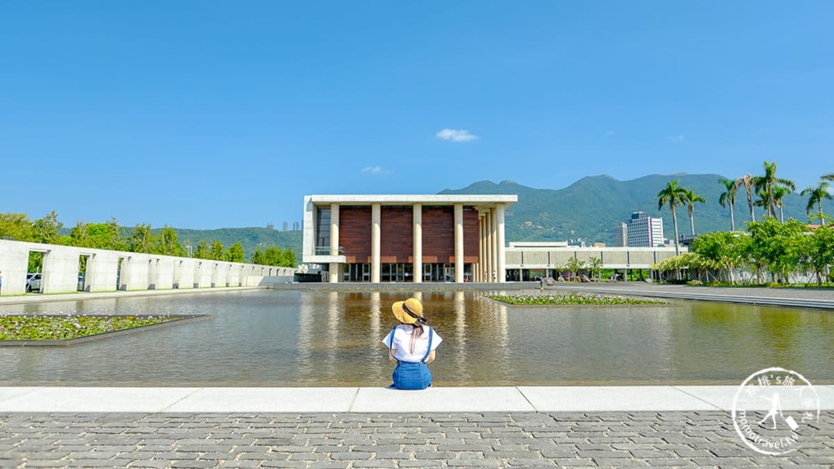 打卡角度首選就是在水月池畔邊拍照，怎麼拍都唯美。（圖片來源：桃桃‘s旅人手札）