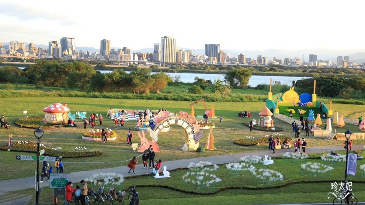 「三重鴨鴨公園」鄰近熊猴森樂園，是新北人假日免費放電的好去處。（圖片來源：珍太妃旅遊親子生活）