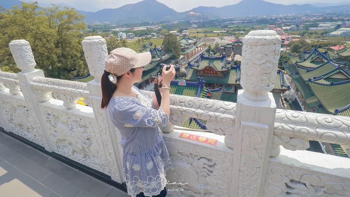 站在這裡，可以把整個「寶湖宮天地堂地母廟」的重重廟宇建築盡收眼底。（圖片來源：凱的食尚日記）