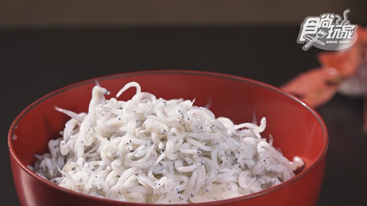 「吻仔魚飯」一口吃下有滿滿的鮮味。