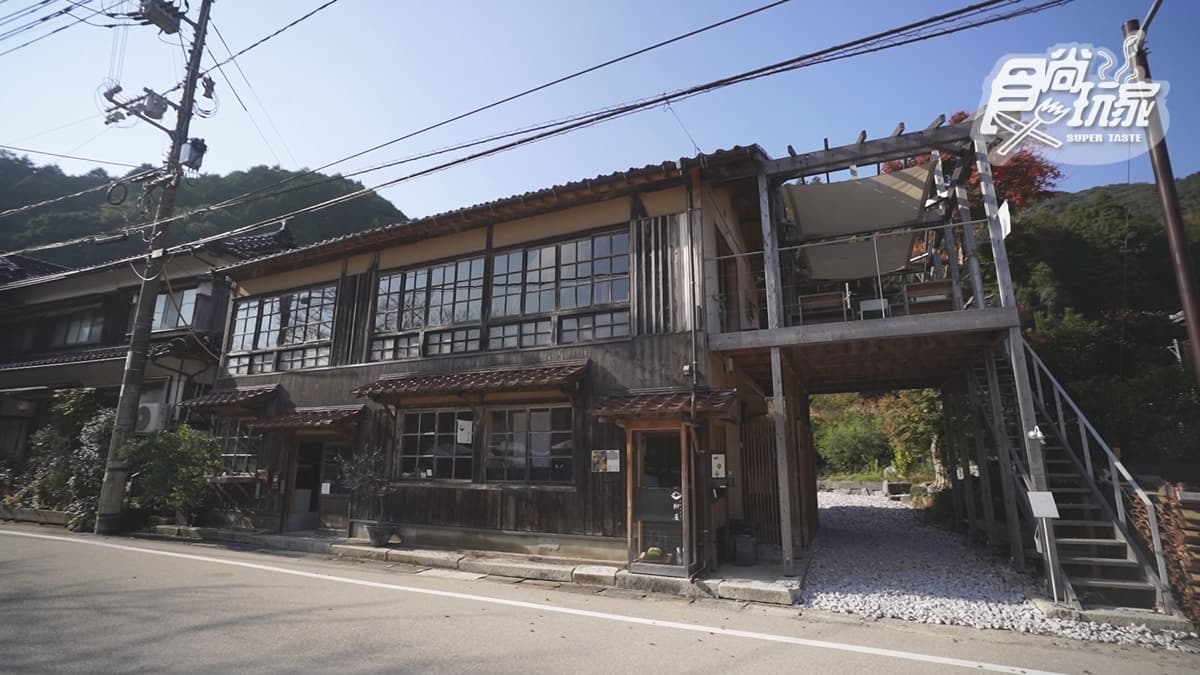 老屋改建的店面相當復古。