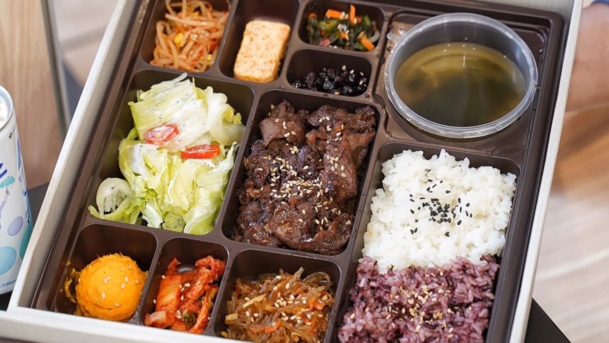 「炭烤牛肉」將牛肉片以韓國水梨醬汁來醃漬，吃起來嫩口又入味（圖片來源：阿華田的美食日記）