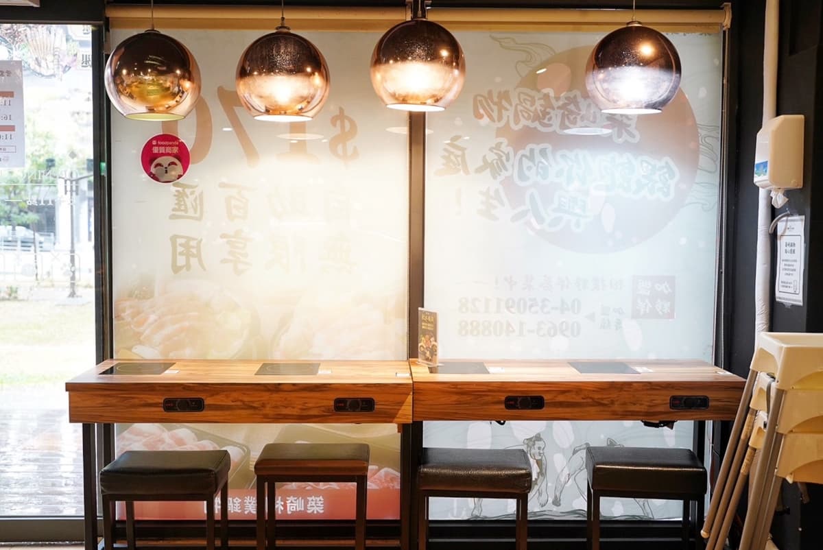 「210元火鍋吃到飽」太佛！只要＋10元再送１盤肉，炒飯、炒泡麵也任你無限吃