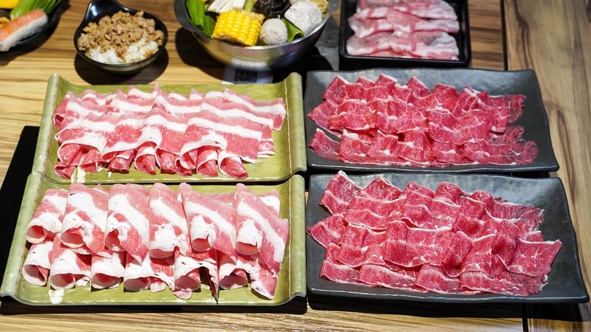 只要於晚上10：00過後來店內用，就享同品項肉品第２盤加購優惠。（圖片來源：阿華田的美食日記）
