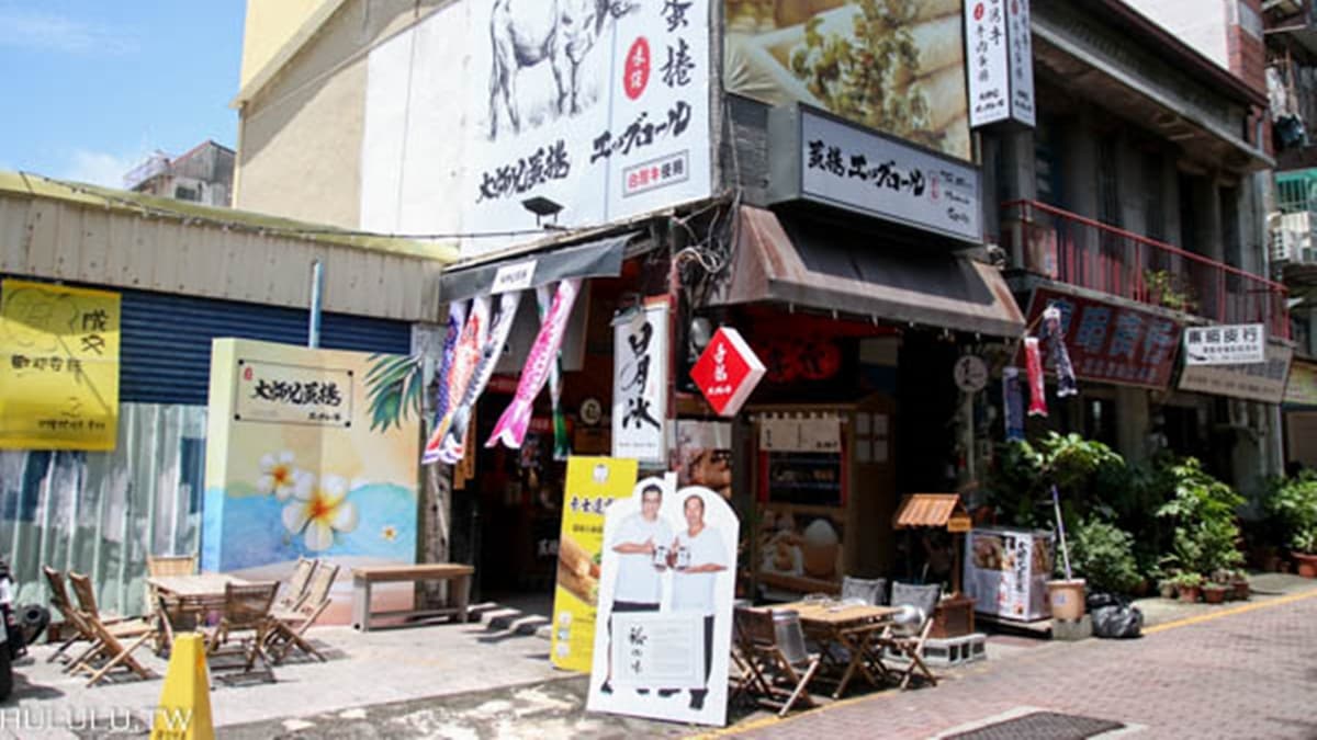 「大師兄蛋捲」就位於台南市中西區的赤崁街上。（圖片來源：花露露 の花花世界）