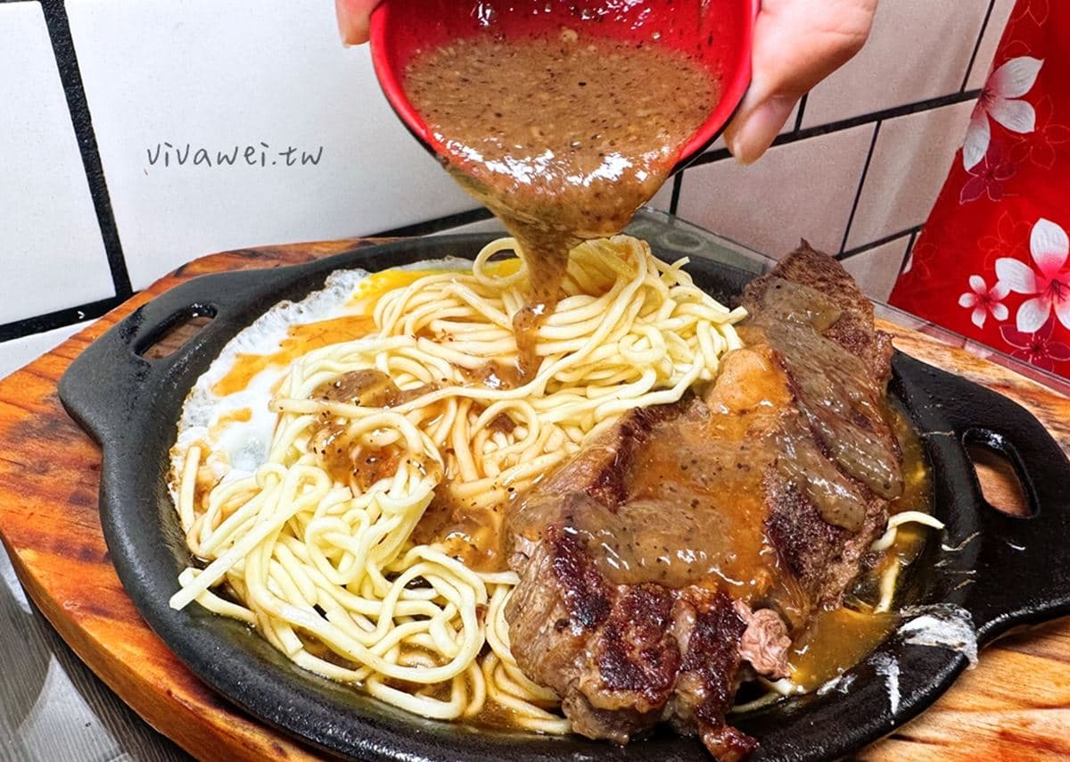 老闆怕你吃不飽！超平價「台式牛排」免費加麵吃到撐，冰淇淋、濃湯無限爽嗑