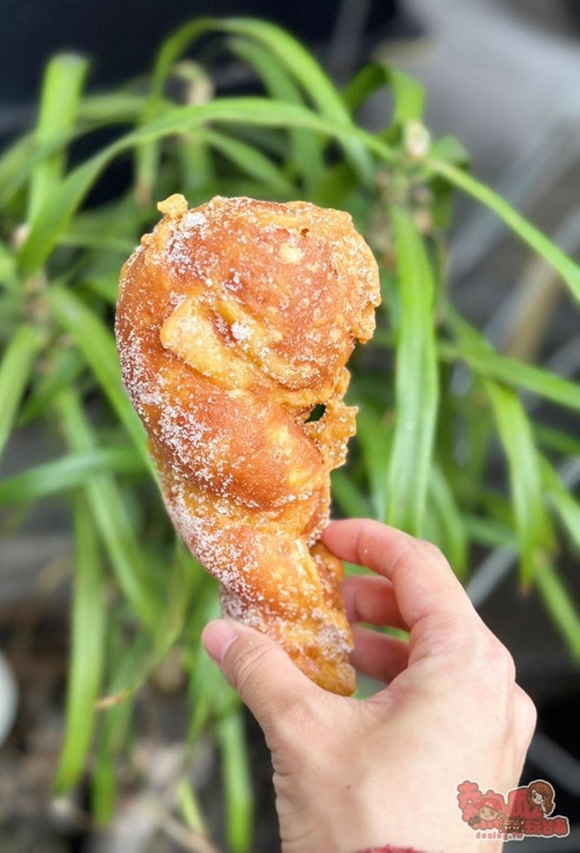 這不是炸雞腿！老牌「脆皮甜甜圈」口味將近20種，季節限定草莓口味也必搶