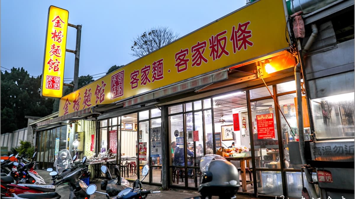 用餐熱門時段常常座無虛席。（圖片來源：13‘s幸福食光）