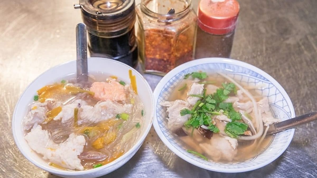 金茶壺八寶冬粉50多年來就賣這２味，八寶冬粉和魚翅肉羹。（圖片來源：小虎食夢網）