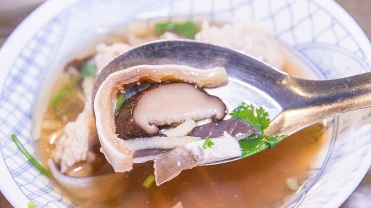 香菇魚翅肉羹，爽脆細滑的魚皮算是這碗的最佳男配角。（圖片來源：小虎食夢網）