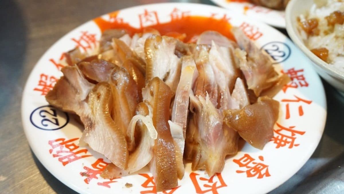 Q彈的口感彷彿在吃德國豬腳的外皮。（圖片來源：跳躍的宅男）